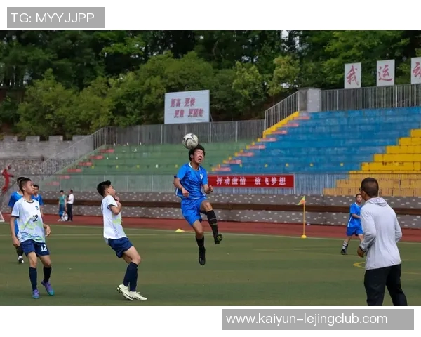 鹤田香奈在足球场上的精彩表现与未来发展潜力分析